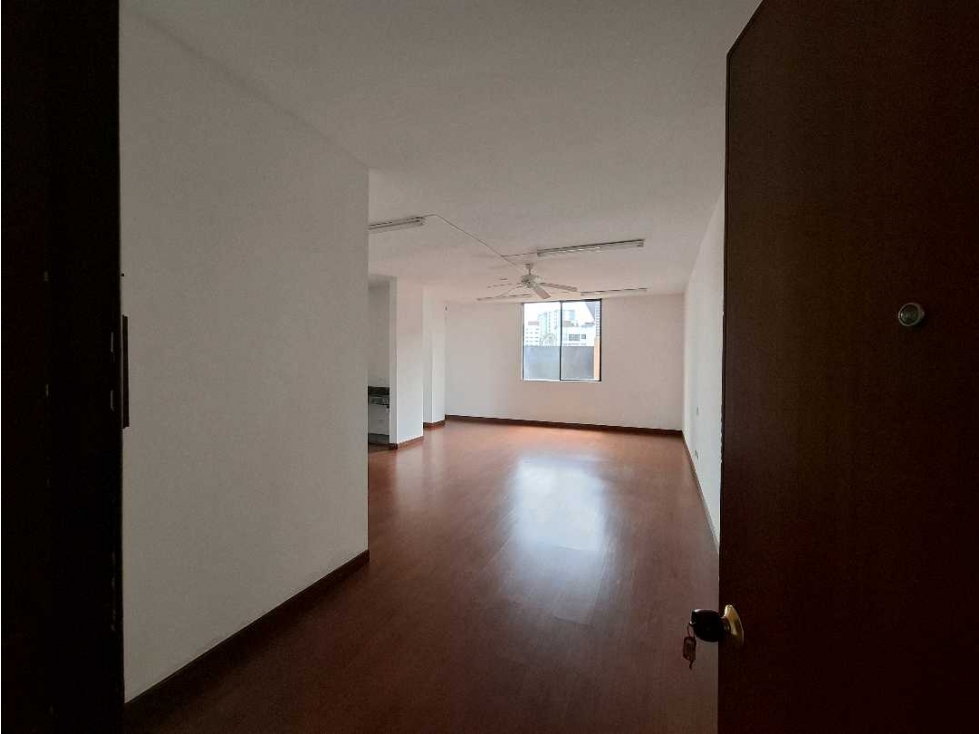 OFICINA PARA RENTA EN EDIFICIO DEL NORTE DE ARMENIA - 3