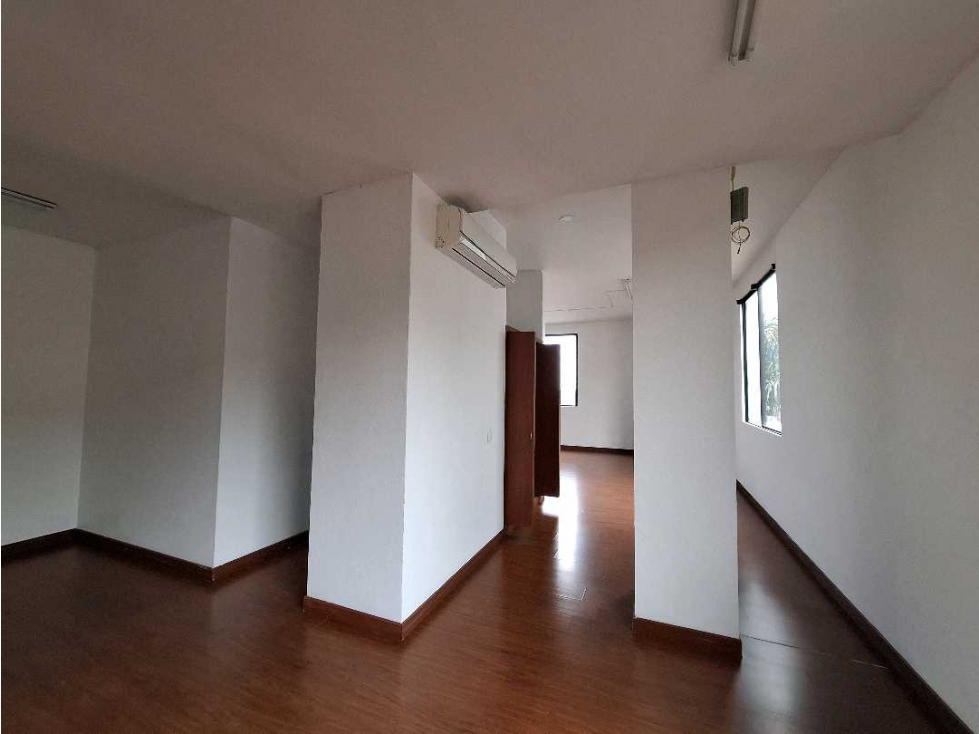 OFICINA PARA RENTA EN EDIFICIO DEL NORTE DE ARMENIA - 5