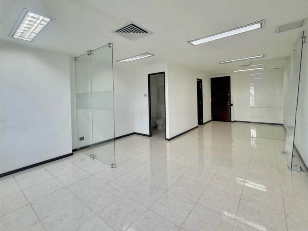OFICINA UBICADA EN MEDELLÍN, POBLADO