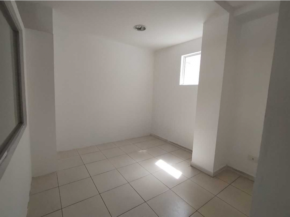 Oficina en Renta, Sector Tumbaco, con 115m2, 3 ambiente - 5