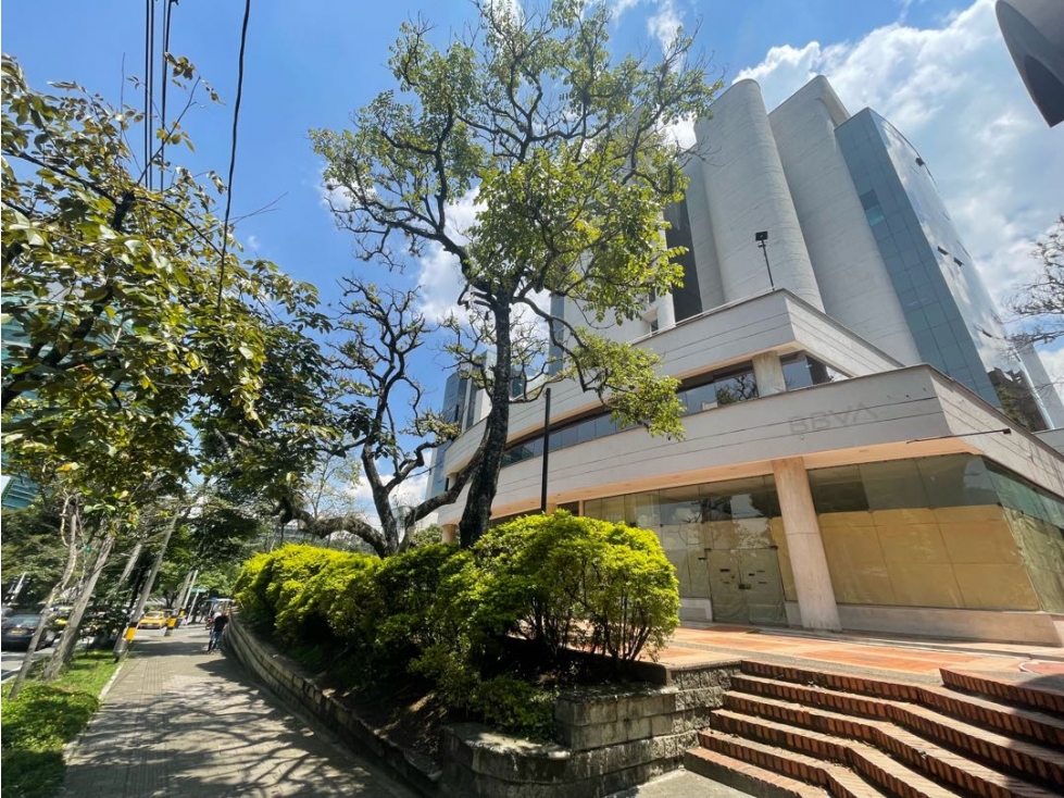 Oficina en el Poblado edificio Premium
