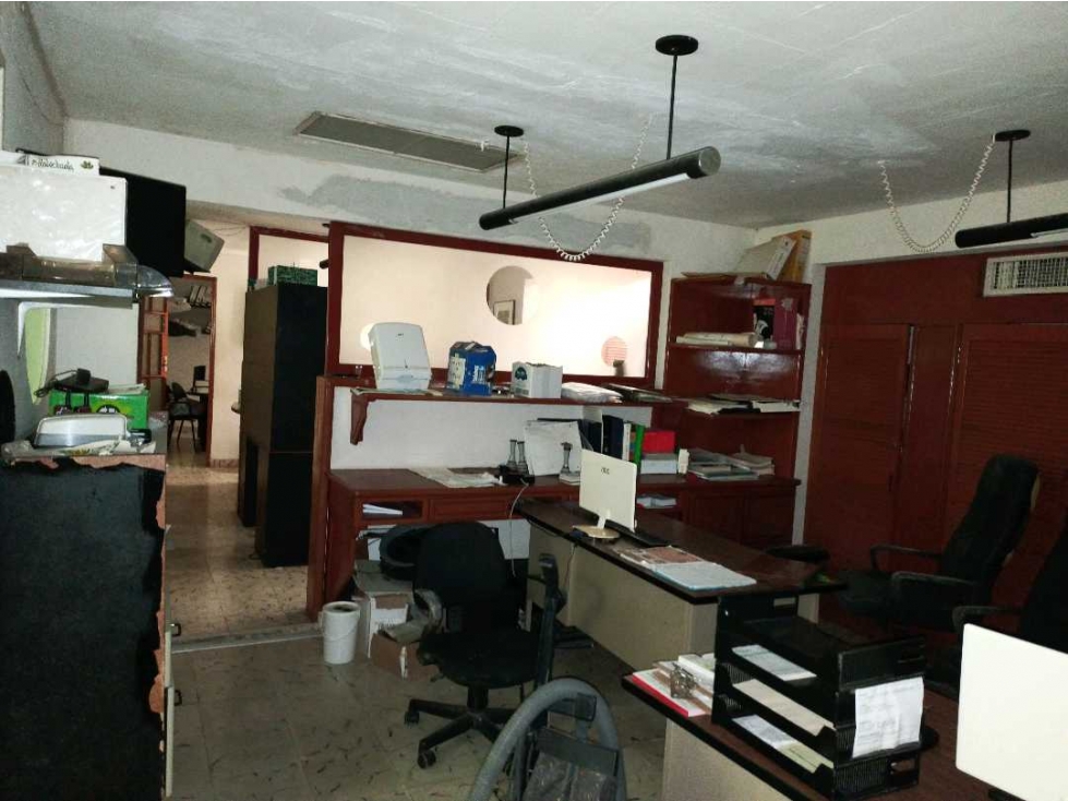 Se vende casa de uso mixto calle margaritas parque las Palapas cancun