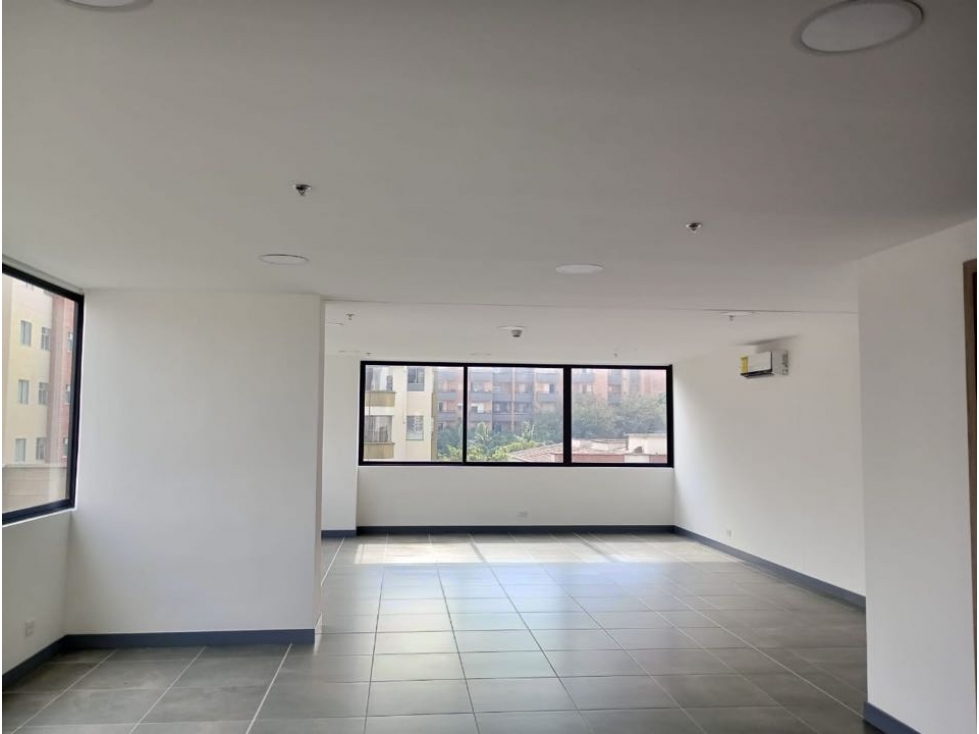 Oficinas nuevas en avenida las vegas cerca a VIVA y Jumbo - 4