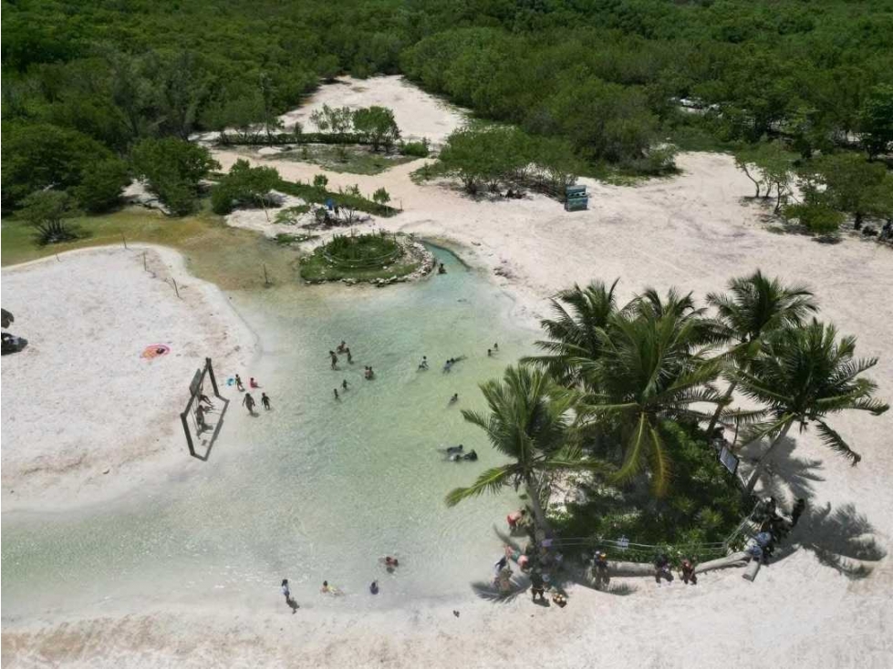 Oportunidad 5 habitaciones a pasos de Playa Punta Esmeralda - 1