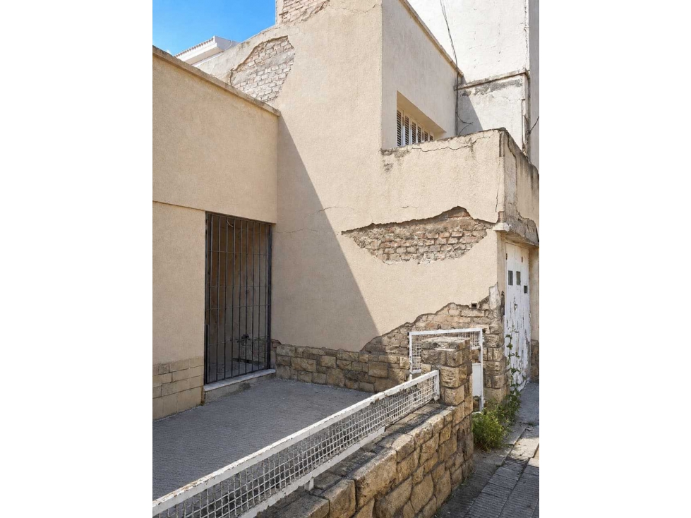 Oportunidad casa a renovar, 6 amb,cochera ,patio en Juan B Justo, cdad — foto 2