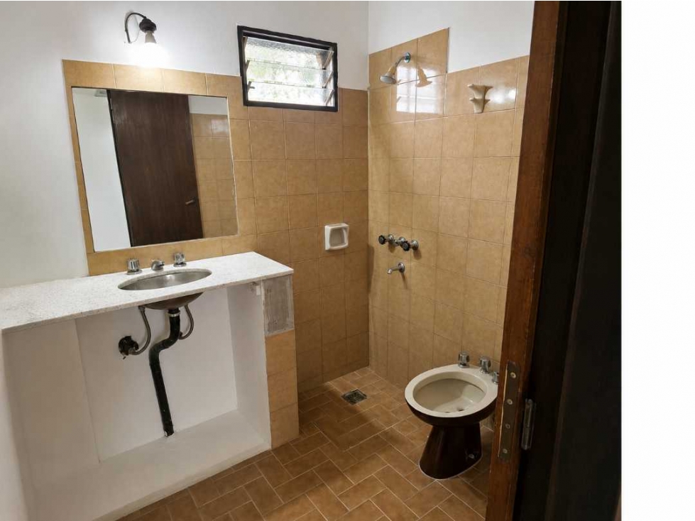 OPORTUNIDAD CASA EN TANTI A PASOS DE LA RUTA FINANCIA EN PESOS — foto 4