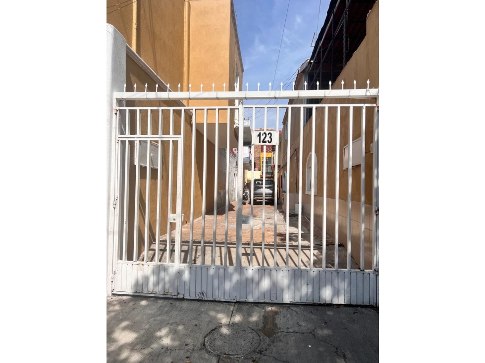 OPORTUNIDAD CASA EN VENTA EN EL CENTRO DE GUADALAJARA - 1