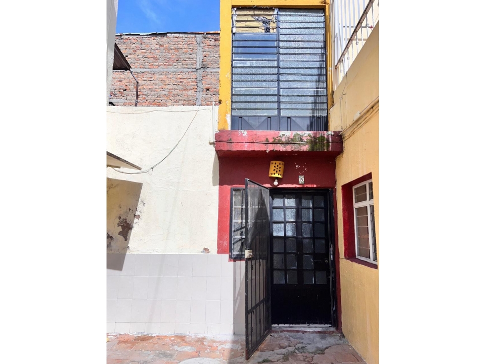 OPORTUNIDAD CASA EN VENTA EN EL CENTRO DE GUADALAJARA - 2