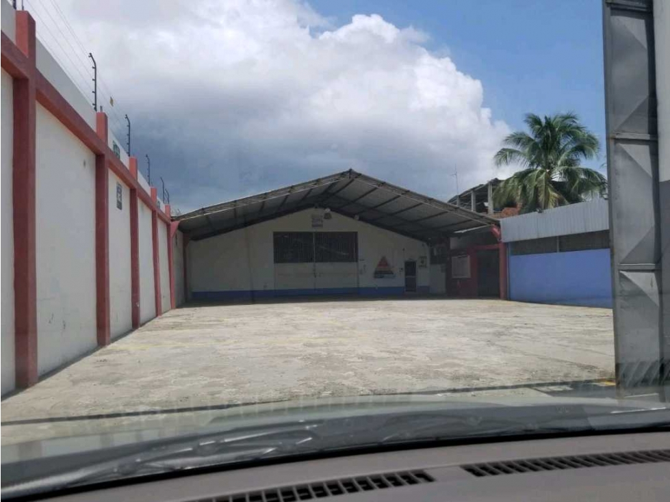 Oportunidad de Inversión - Bodega Estratégica de 1100 m² Manta - 3