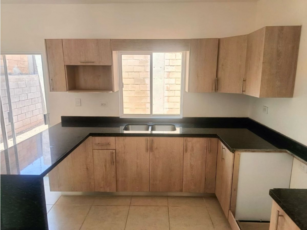 Oportunidad de Inversión: Casa en Residencial Senderos 2da Etapa - 6