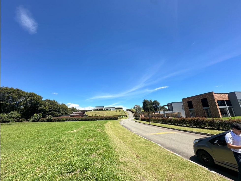 OPORTUNIDAD DE INVERSIÓN: LOTE PLANO 2,540 M² EN LA CEJA ANTIOQUIA — foto 2