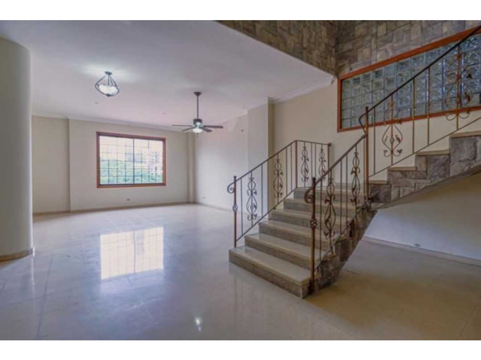 ¡Oportunidad de inversiÃ³n! Se vende Edificio en San Francisco 1,342 mt - 3