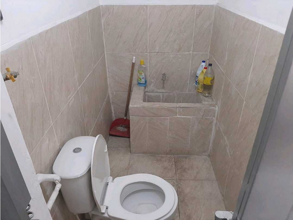 OPORTUNIDAD DE INVERSION LOCAL COMERCIAL EN VILLA GORGONA EN VENTA - 4