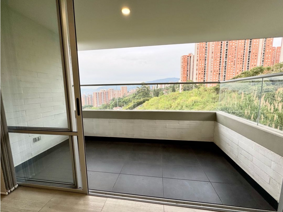Oportunidad de negocio!! 98mtrs con 2 parqueaderos? venta de apartamen — foto 4