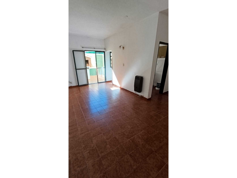 Oportunidad departamento A pasos de la terminal de Ómnibus y del centr - 2