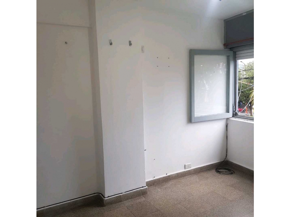 OPORTUNIDAD DEPARTAMENTO EN PLENO CENTRO DE VILLA CARLOS PAZ DOS dispo — foto 2
