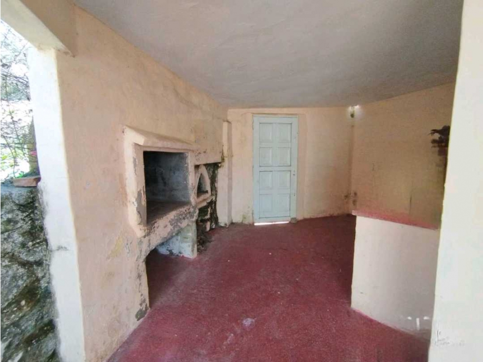 OPORTUNIDAD EN BARRIO LA QUINTA CASA AMPLIA CON VISTA - 5