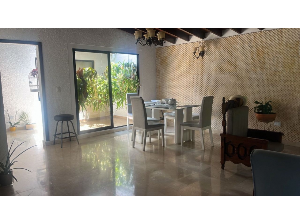 OPORTUNIDAD EN BELÉN CASA CON POTENCIAL DE DESARROLLO