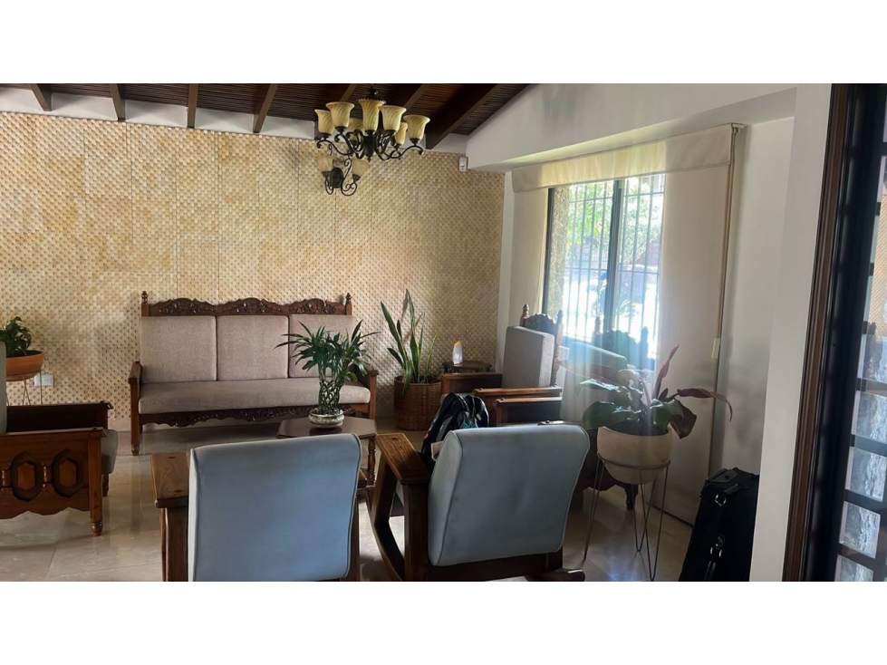 OPORTUNIDAD EN BELÉN CASA CON POTENCIAL DE DESARROLLO — foto 2