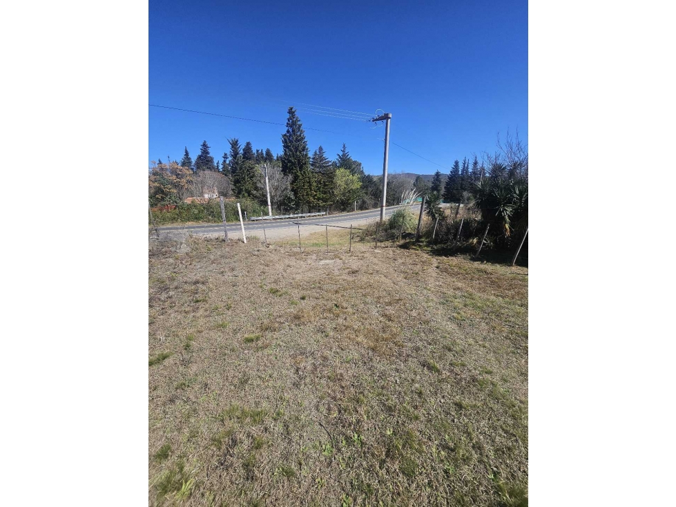 OPORTUNIDAD EN LAS JARILLAS SOBRE RUTA Y FRENTE AL RÍO IDEAL O.CABAÑ - 2