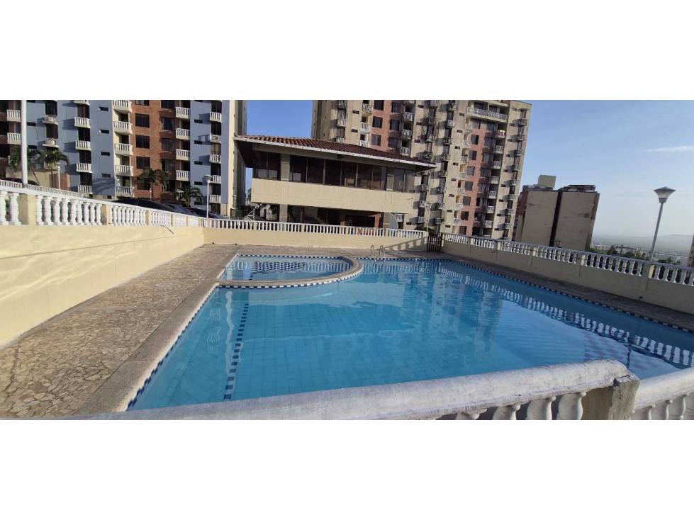 ¡Oportunidad en Miramar! Apto de 70 mÂ² Lado Sombra | 3 Alcobas por $2
