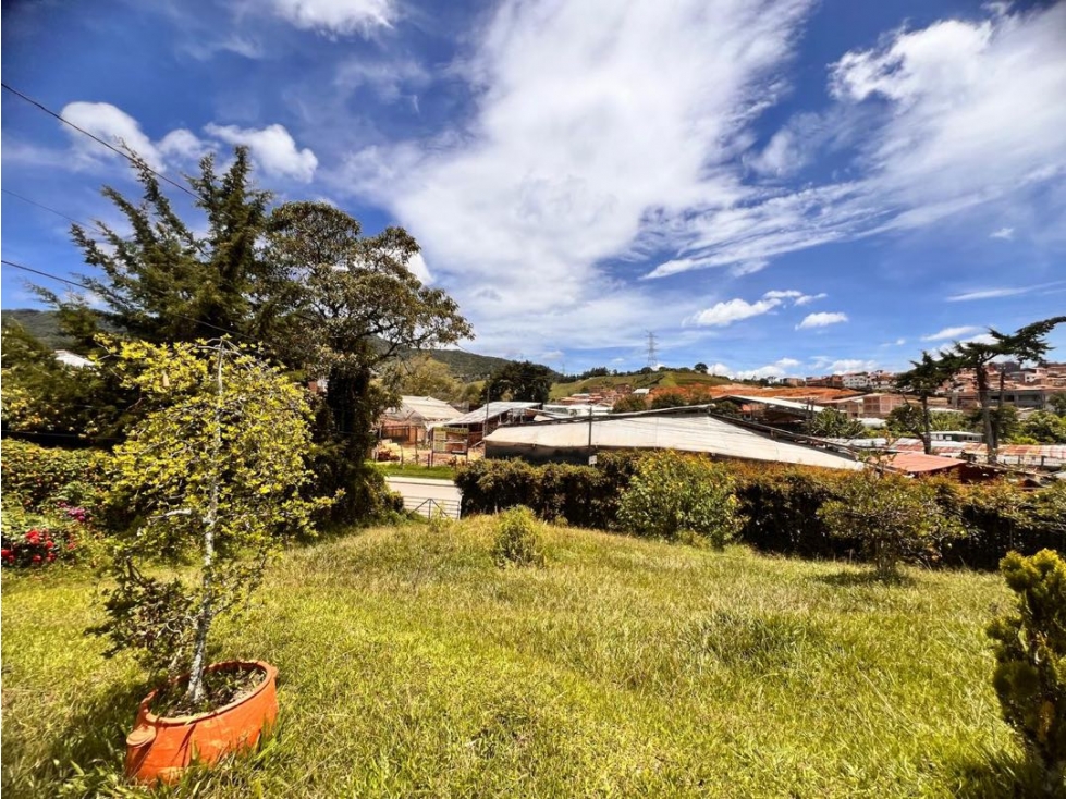 Oportunidad EN VENTA LOTE ESQUINERO EN EXPANSIÓN URBANA~Amplia Mixtura