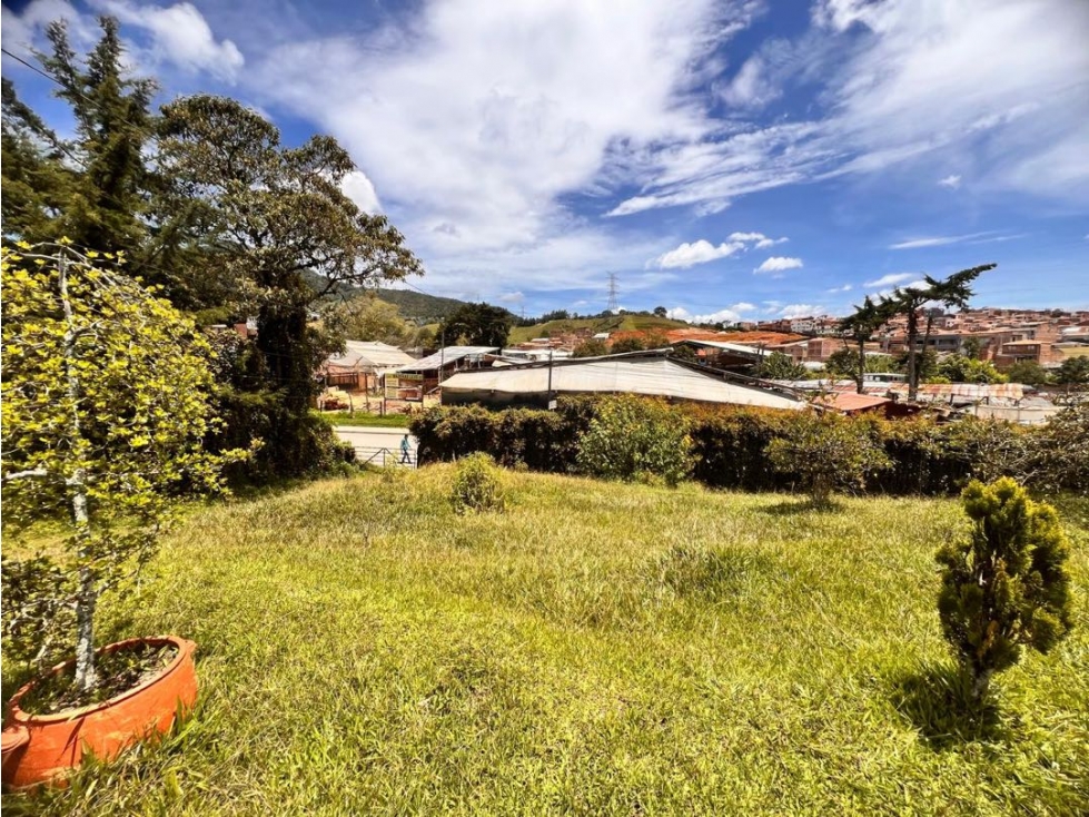 Oportunidad EN VENTA LOTE ESQUINERO EN EXPANSIÓN URBANA~Amplia Mixtura — foto 2