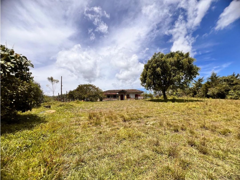 Oportunidad EN VENTA LOTE ESQUINERO EN EXPANSIÓN URBANA~Amplia Mixtura — foto 4