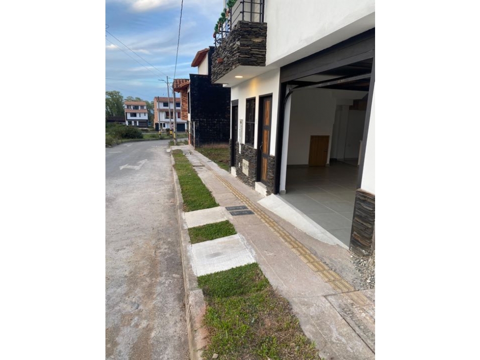 OPORTUNIDAD. HERMOSA CASA EN VENTA CON LINDOS ACABADOS Y DISTRIBUCIÓN — foto 2