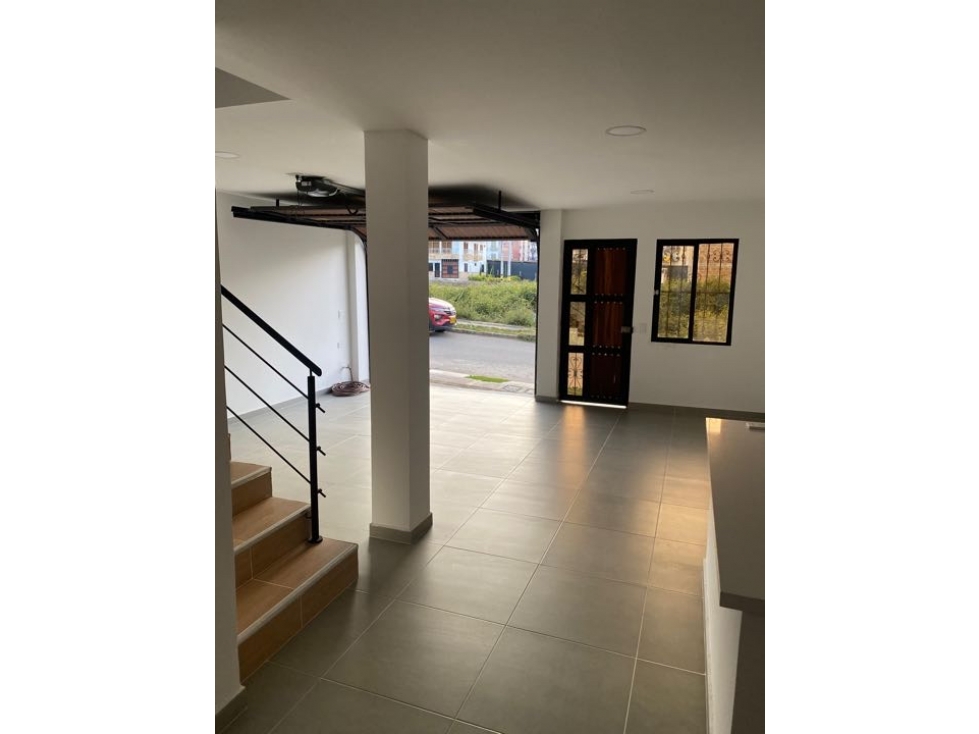OPORTUNIDAD. HERMOSA CASA EN VENTA CON LINDOS ACABADOS Y DISTRIBUCIÓN — foto 4