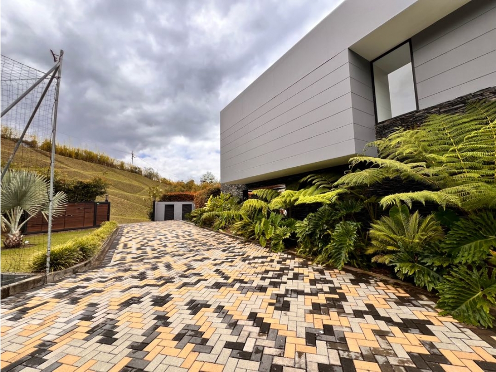 Oportunidad... HERMOSA CASA FINCA EN VENTA SECTOR AEROPUERTO JMC. — foto 3