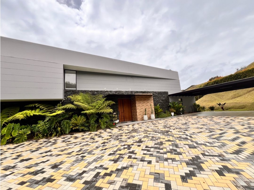 Oportunidad... HERMOSA CASA FINCA EN VENTA SECTOR AEROPUERTO JMC. — foto 2