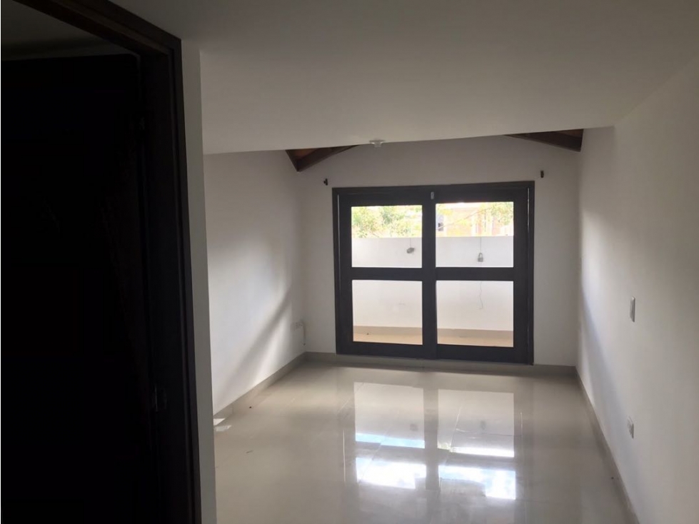 Oportunidad... HERMOSA CASA UNIFAMILIAR EN VENTA EN EL CARMEN VÍBORAL. — foto 4