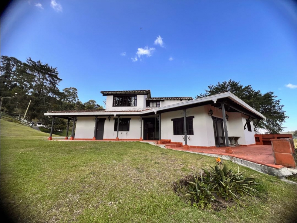 Oportunidad... LINDA CASA FINCA EN VENTA PARA DESARROLLO EN LA CEJA.