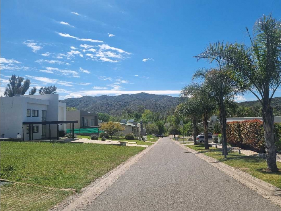 Oportunidad lote barrio cerrado La Arbolada - 1