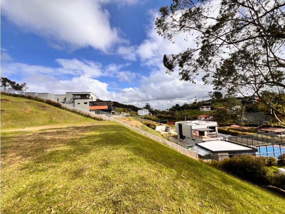 Oportunidad... LOTE CON LINDA VISTA EN VENTA CON EXCELENTE UBICACIÓN