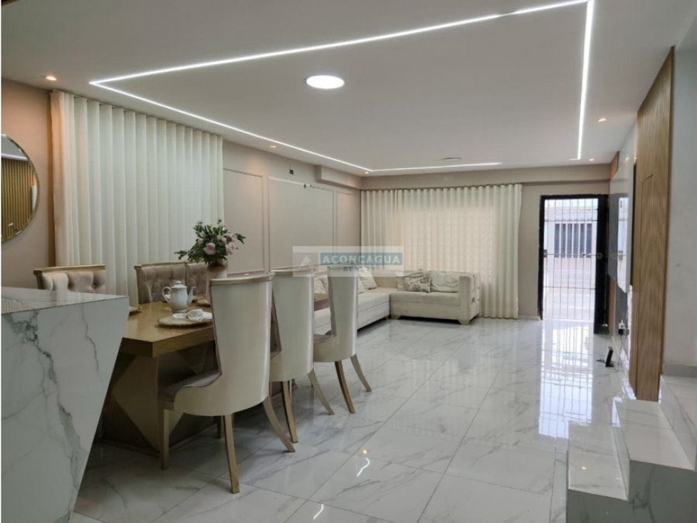 OPORTUNIDAD POR MOTIVO DE VIAJE! CASA REMODELADA EN PORVENIR