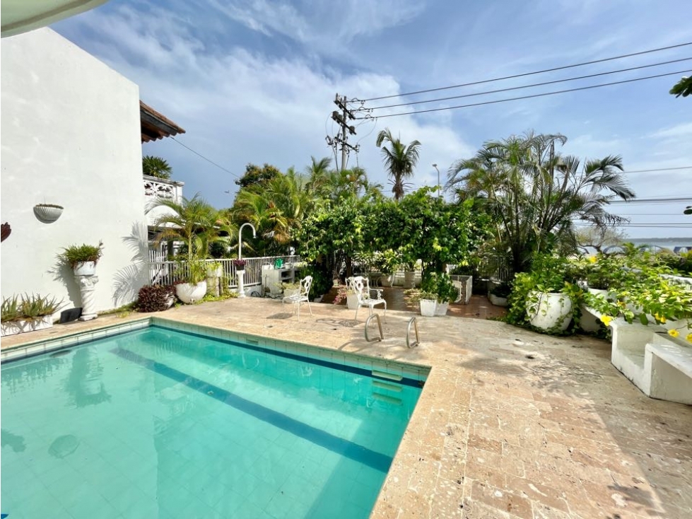OPORTUNIDAD, SE VENDE APARTAMENTO DUPLEX FRENTE AL MAR — foto 2