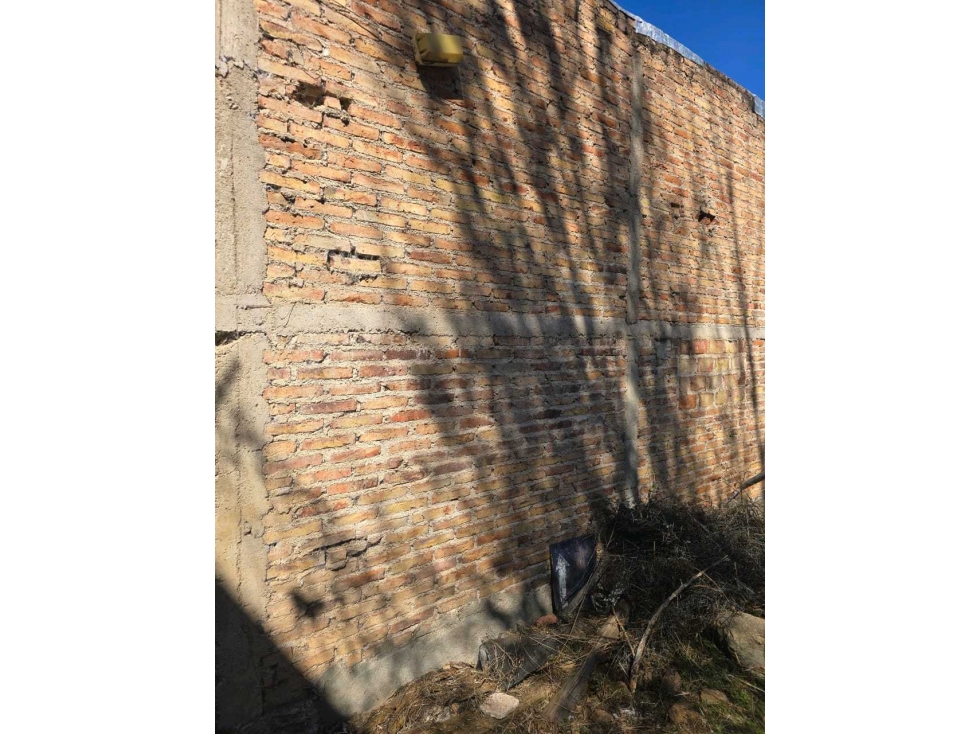 Oportunidad vendo galpon con baño y gran lote con vista - 6
