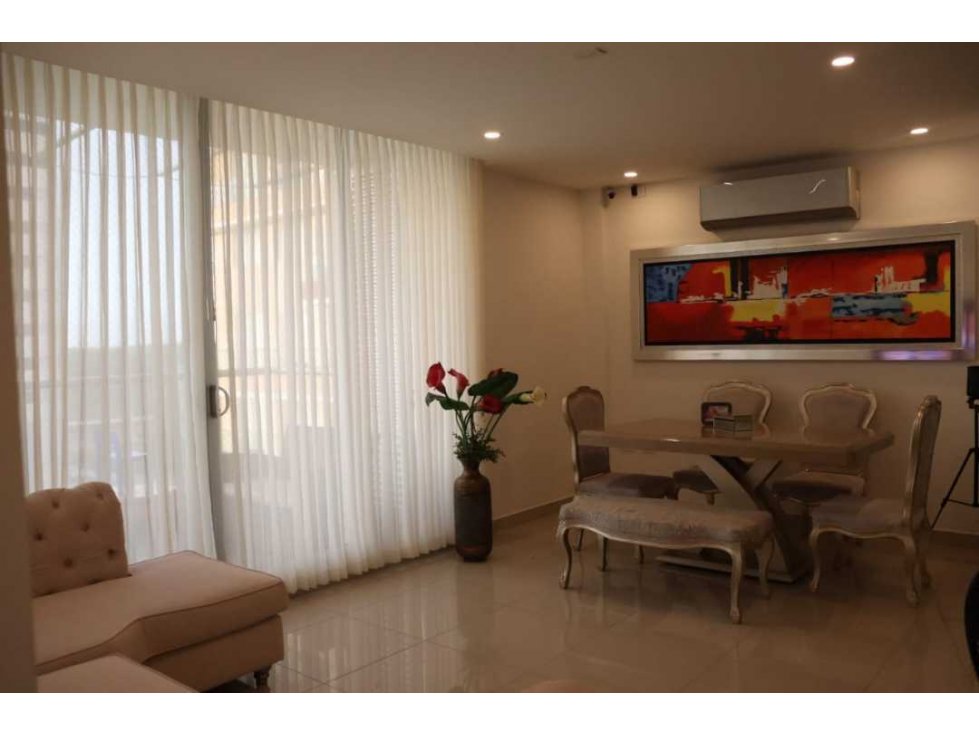 SE VENDE EXCELENTE APARTAMENTO EN EL PORTAL DE GENOVES — foto 2