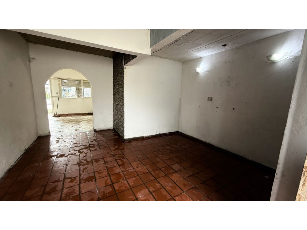 OPORTUNIDAD VENTA CASA A RECICLAR SOBRE LOTE 150m2 - 5
