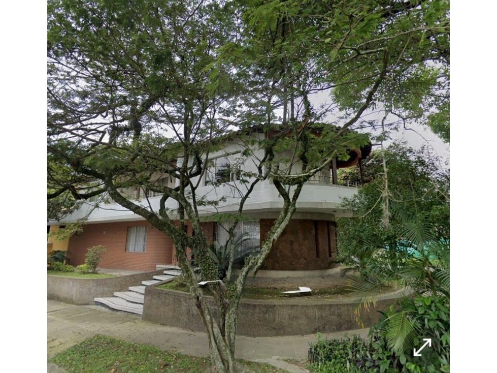 Oportunidad Venta Casa en Medellin con potencial de edificar o Airbnb