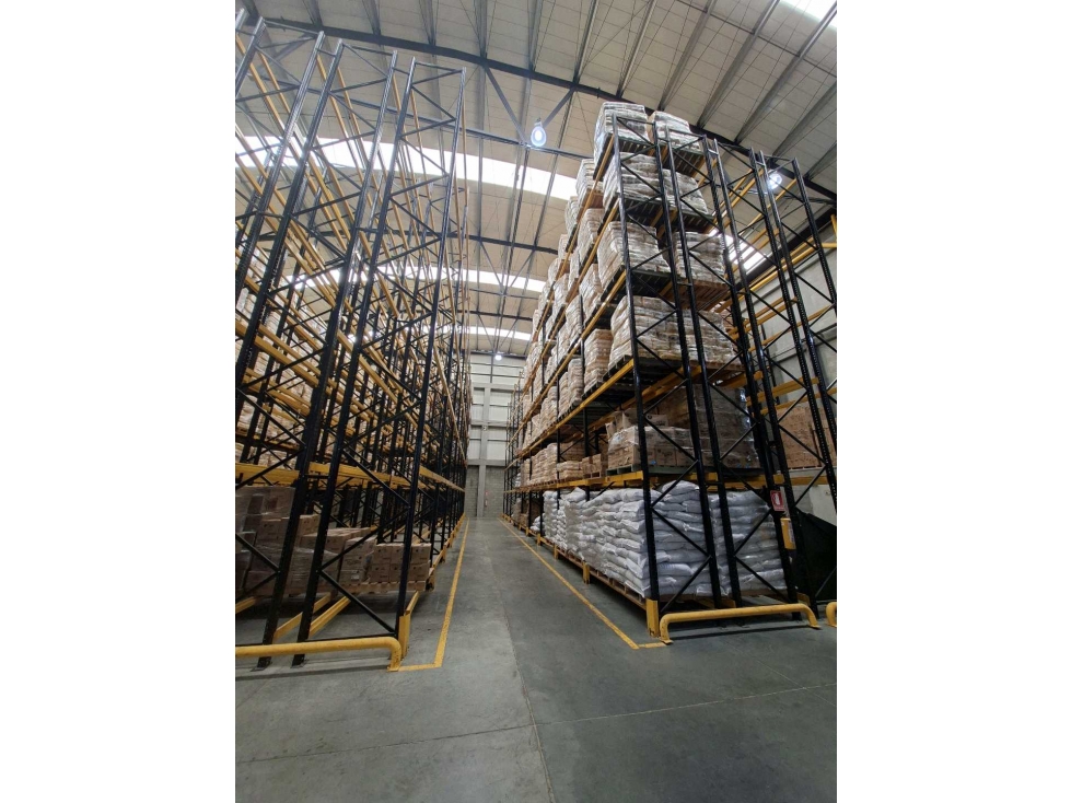 !Oportunidad! Venta de Bodega - Girardota - 1