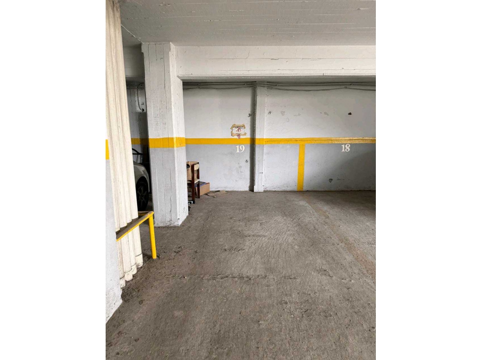 OPORTUNIDAD !!! VENTA DE COCHERA 1er Piso, CATAMARCA Y 25 DE MAYO !!! - 2