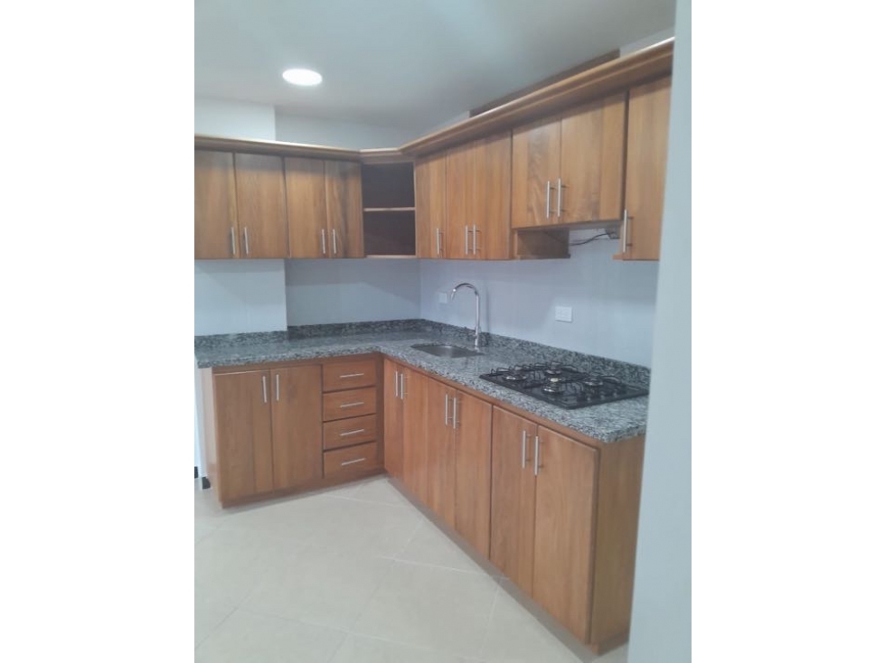 Oportunidad...SE VENDE AMPLIO APARTAMENTO EN PRIMER PISO - CARMEN VIB.