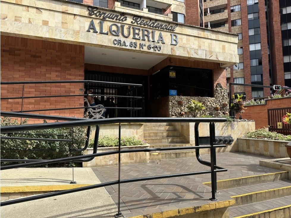 PARQUEADERO 11 CON ALQUERIA AG B CR 83 6 50 — foto 4