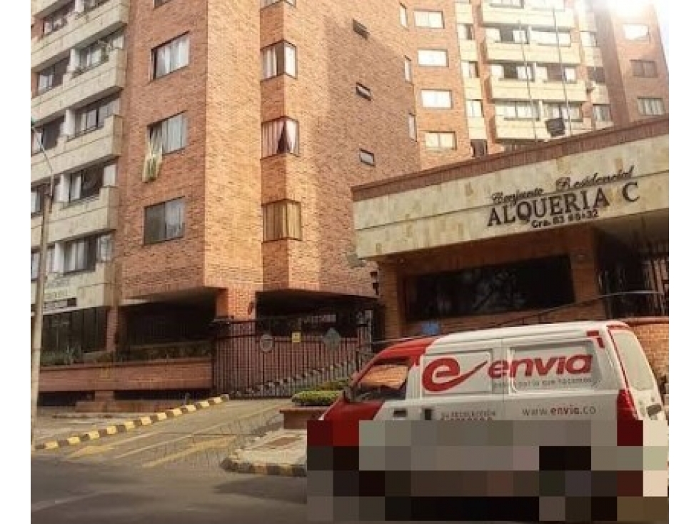 PARQUEADERO 136 PRIMER NIVEL CON ALQUERIA AG C CL 5 ENTRE CR 83 Y 84