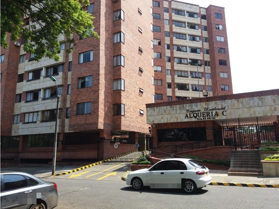 PARQUEADERO 138 PRIMER NIVEL CON ALQUERIA AG C CL 5 ENTRE HOY TORRES — foto 2