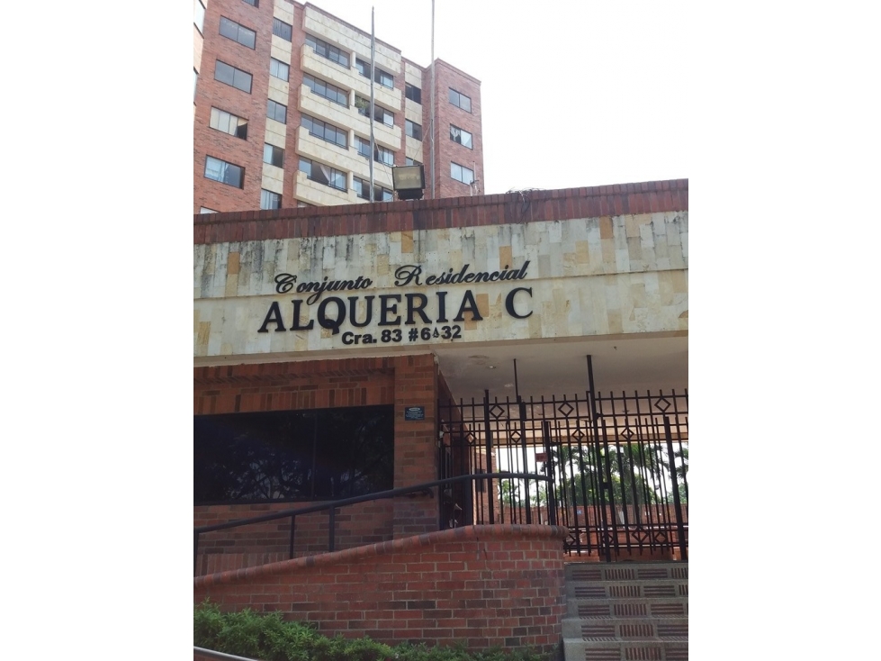 PARQUEADERO 138 PRIMER NIVEL CON ALQUERIA AG C CL 5 ENTRE HOY TORRES — foto 3