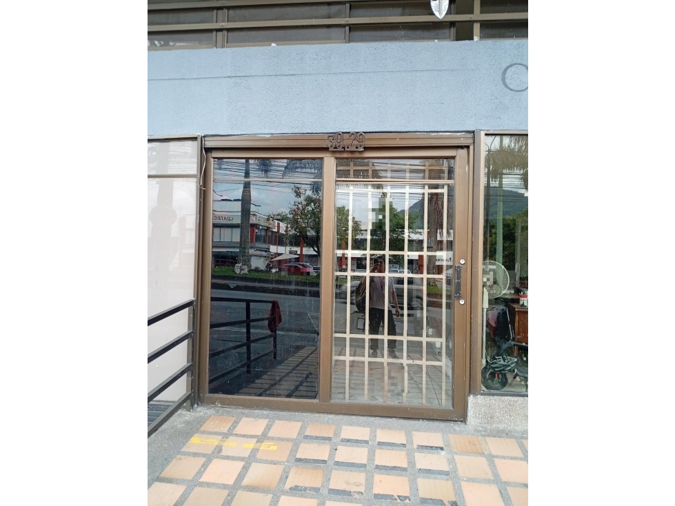 PARQUEADERO 15 ED EL CONQUISTADOR AV 30 DE AGOSTO 39 29 39 31 39 35 - 3